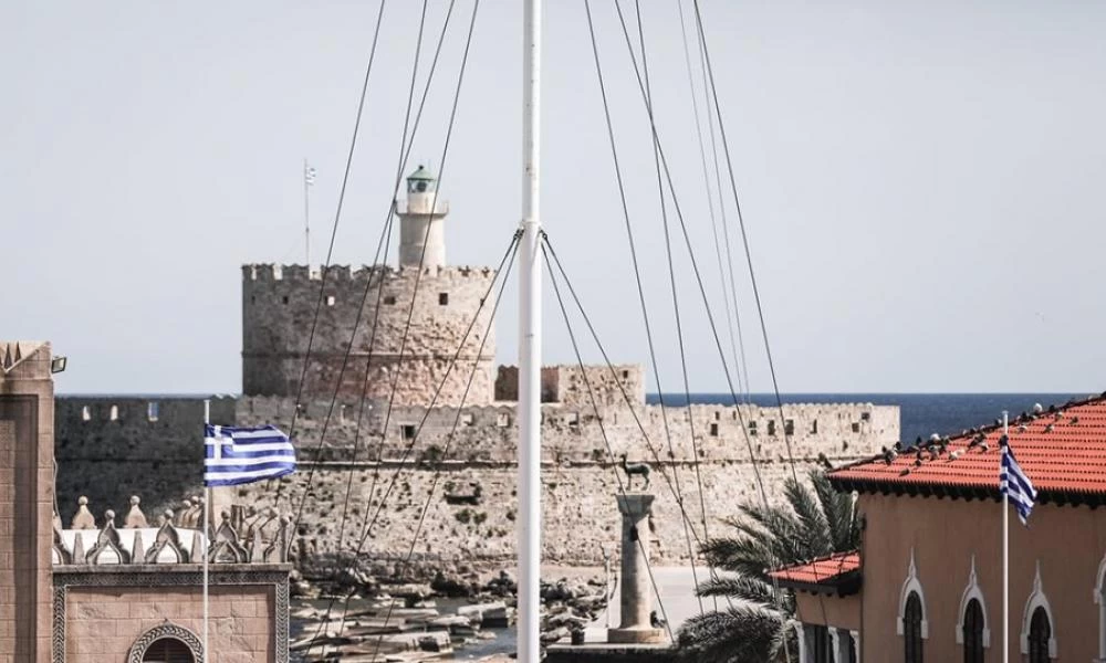 Καλά κρατεί η Ρόδος: Μέχρι τις αρχές Νοεμβρίου εκτιμάται ότι θα συνεχιστεί η τουριστική κίνηση